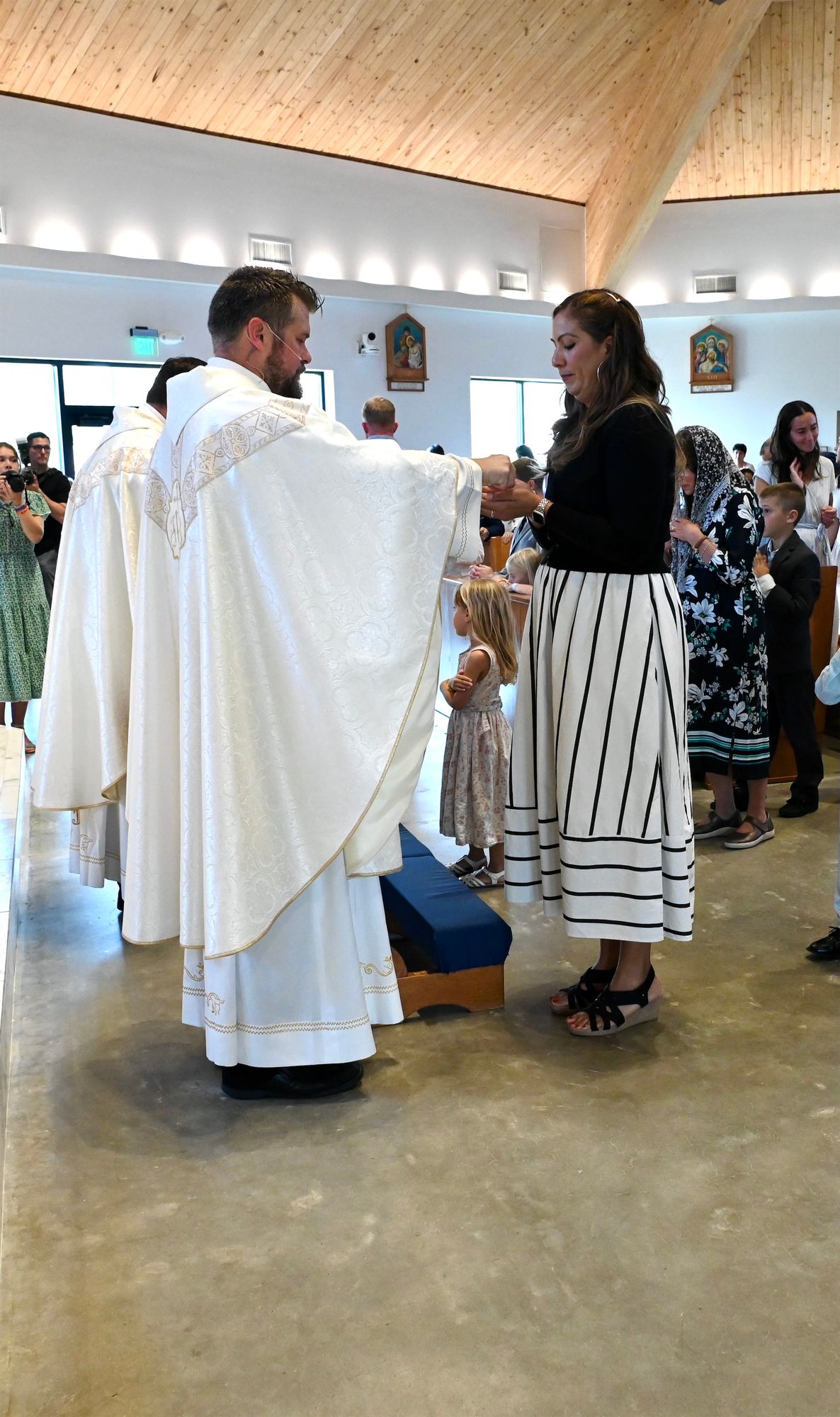 2025-04-05-first-communion-mass-0484.jpg