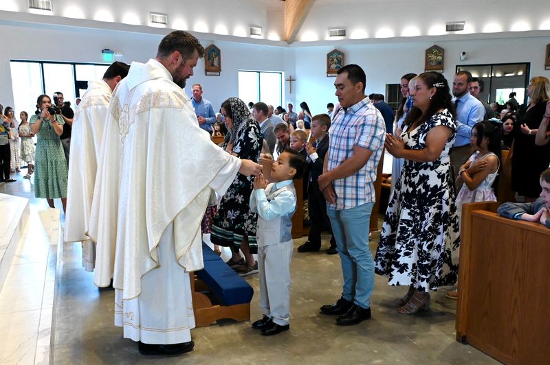2025-04-05-first-communion-mass-0487.jpg