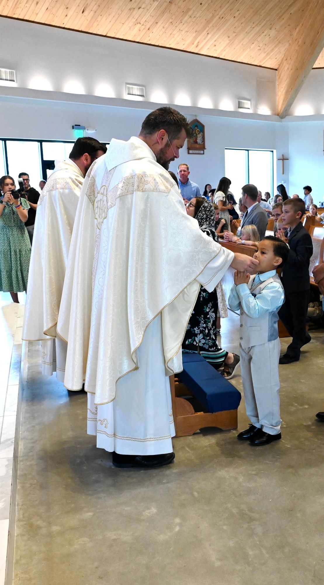 2025-04-05-first-communion-mass-0489.jpg
