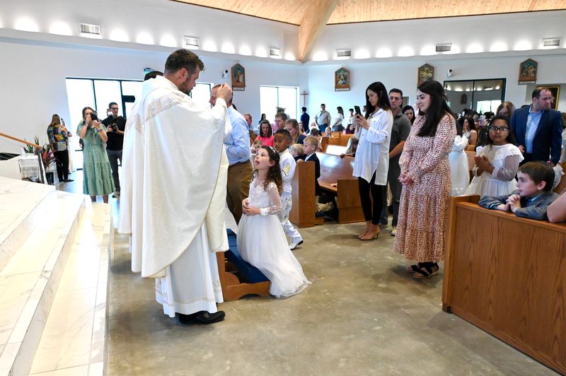 2025-04-05-first-communion-mass-0493.jpg