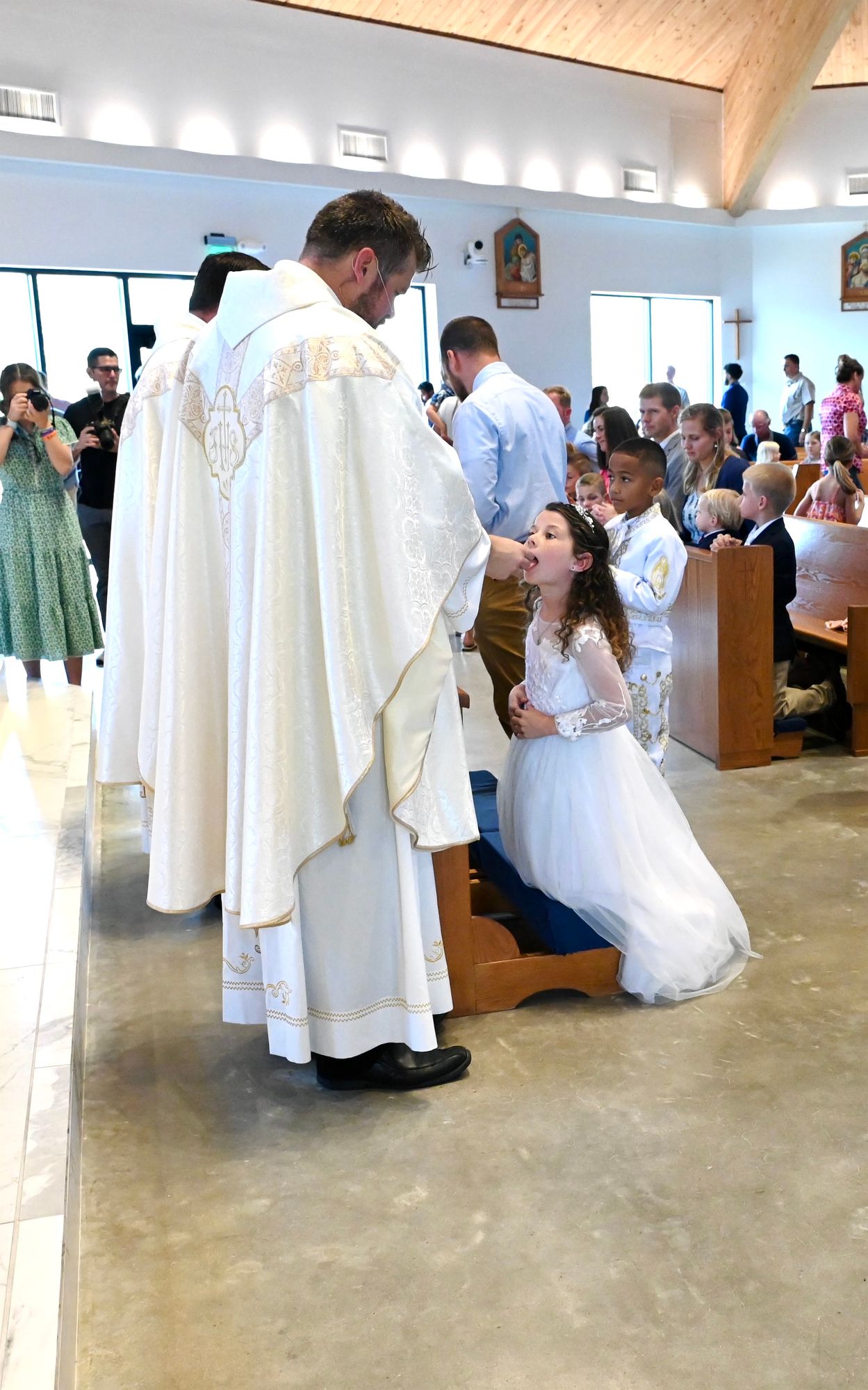 2025-04-05-first-communion-mass-0497.jpg
