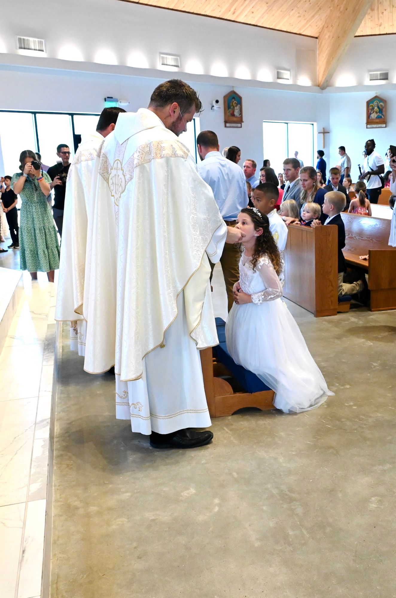 2025-04-05-first-communion-mass-0499.jpg