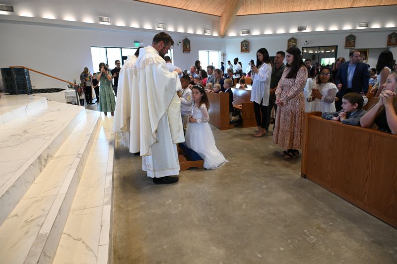 2025-04-05-first-communion-mass-0500.jpg