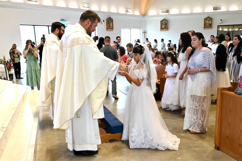 2025-04-05-first-communion-mass-0516.jpg