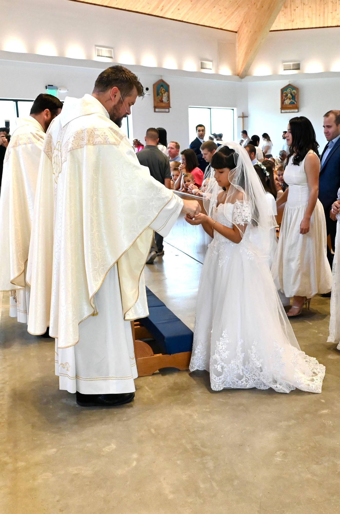 2025-04-05-first-communion-mass-0518.jpg