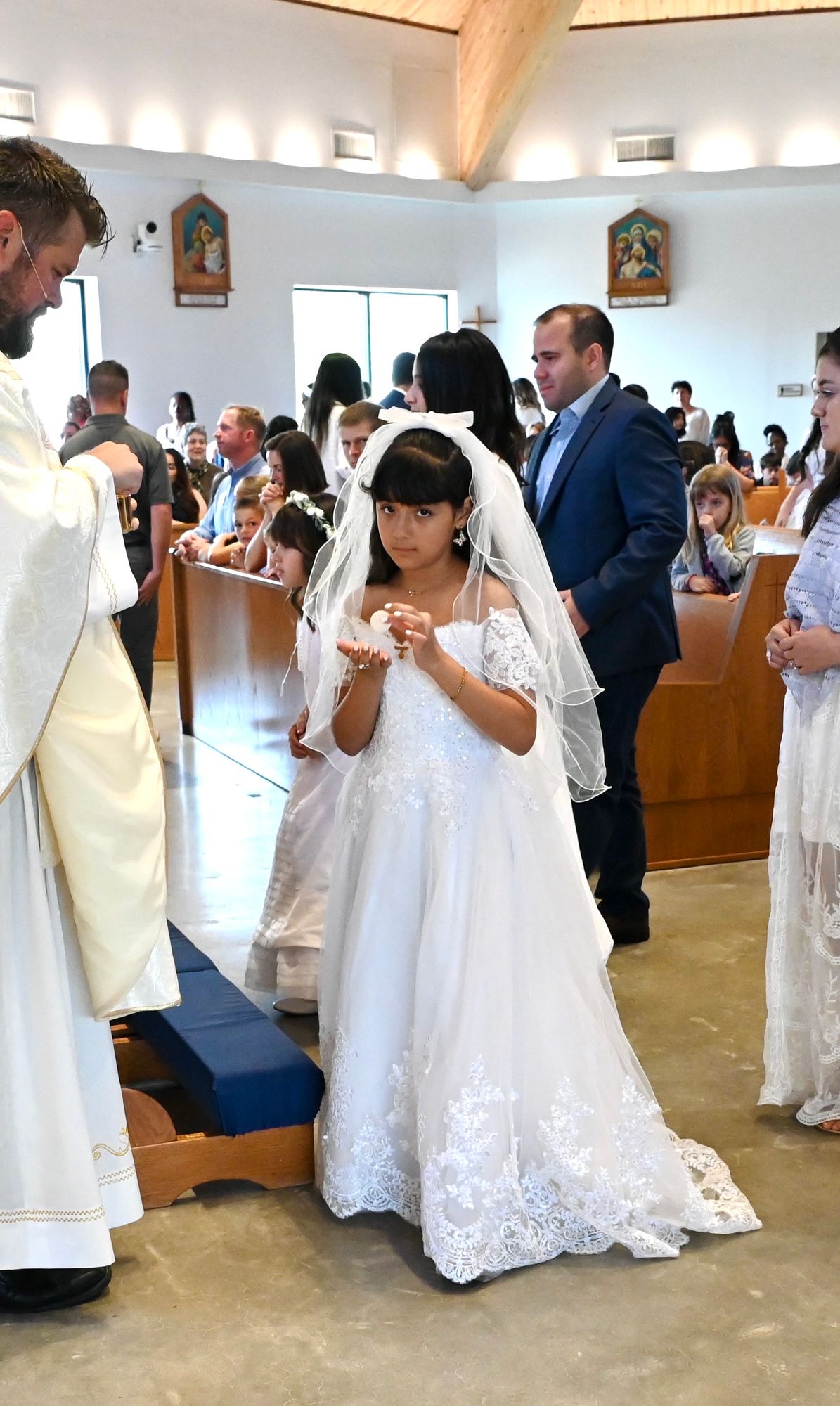2025-04-05-first-communion-mass-0520.jpg