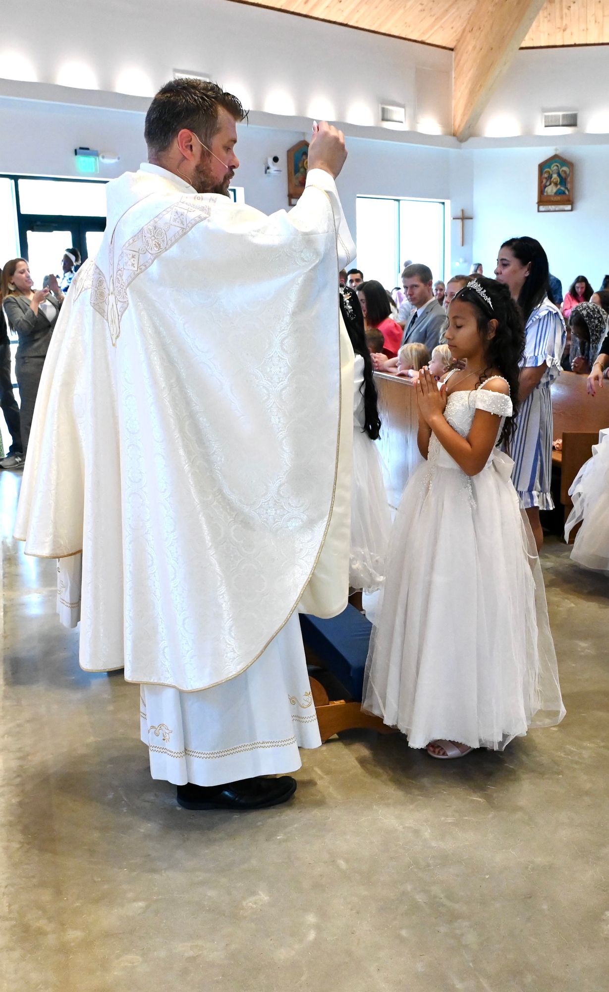 2025-04-05-first-communion-mass-0525.jpg