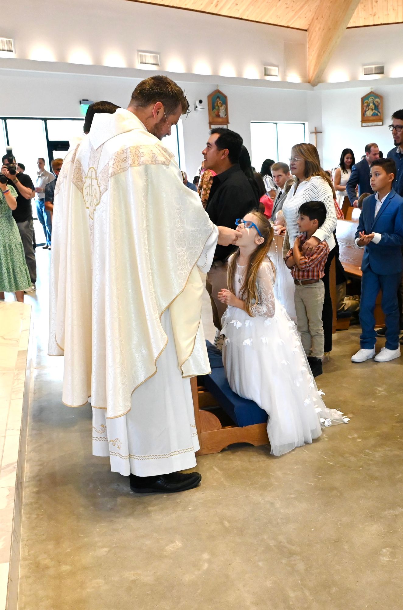 2025-04-05-first-communion-mass-0535.jpg