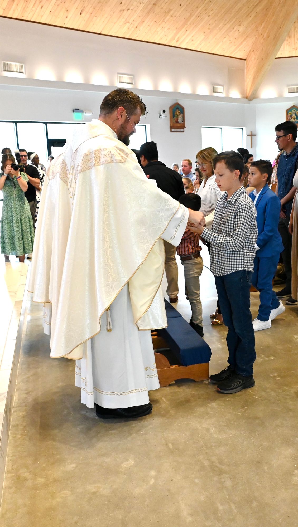 2025-04-05-first-communion-mass-0541.jpg