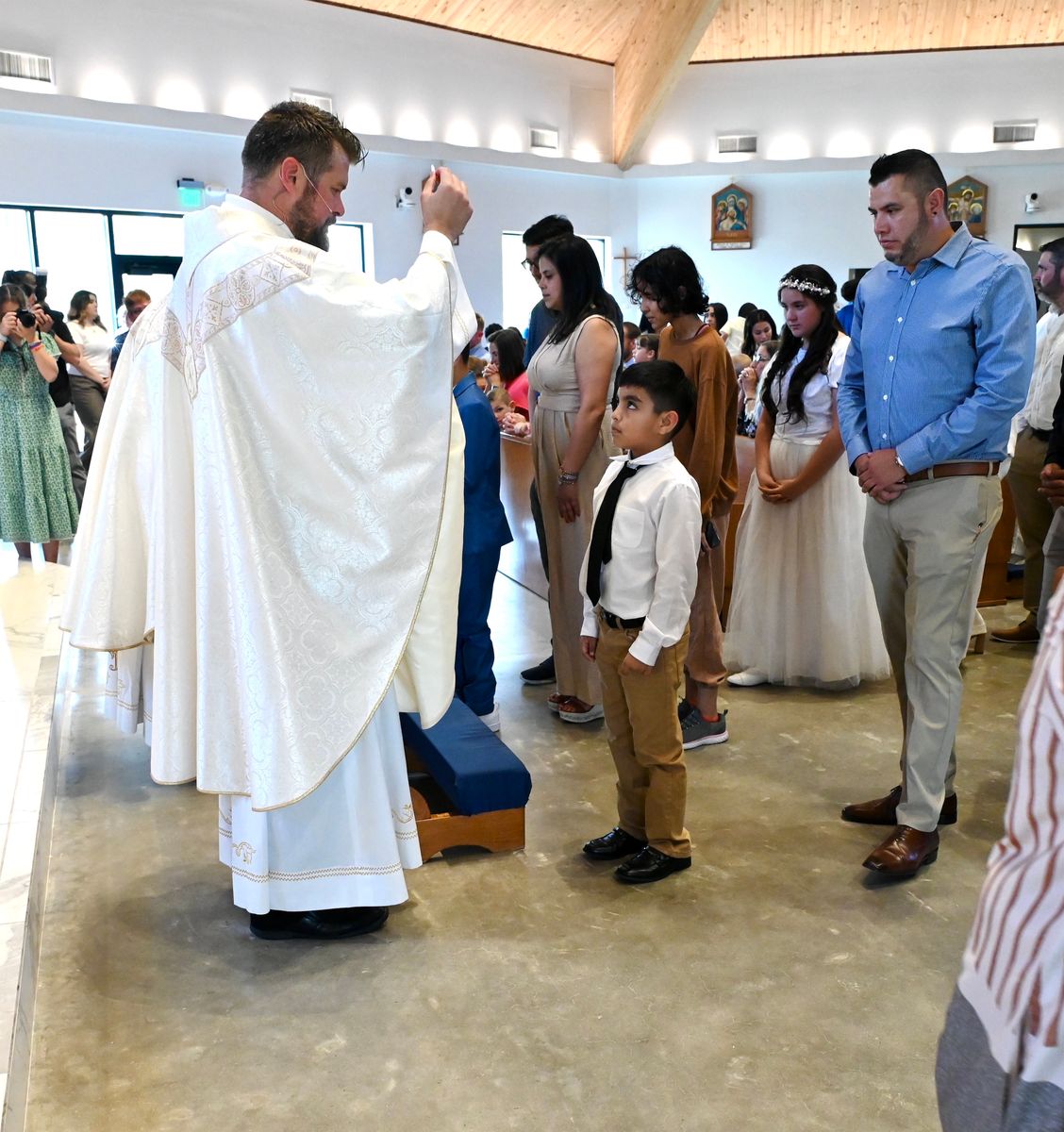 2025-04-05-first-communion-mass-0543.jpg