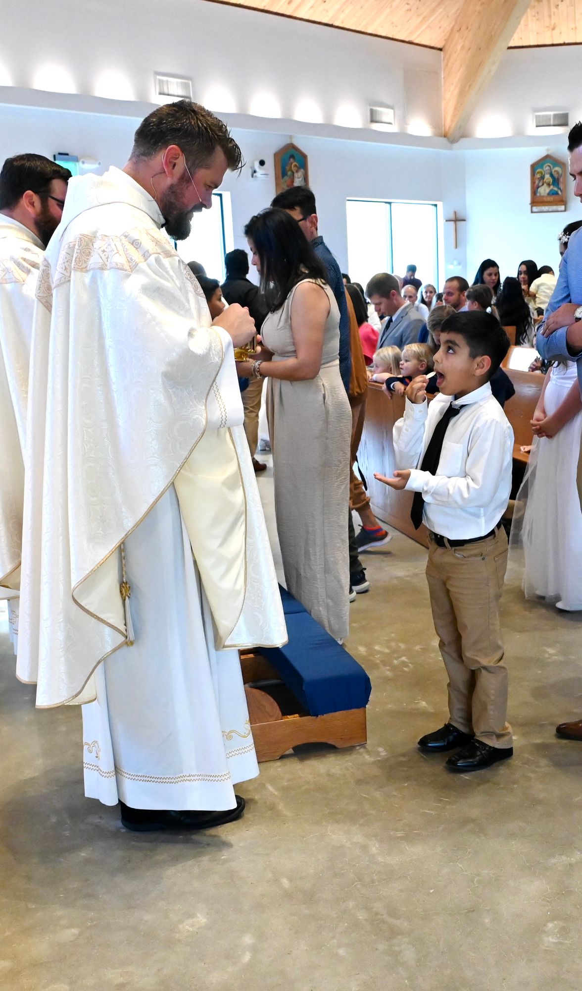 2025-04-05-first-communion-mass-0555.jpg