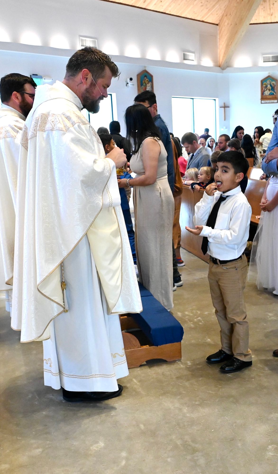 2025-04-05-first-communion-mass-0556.jpg