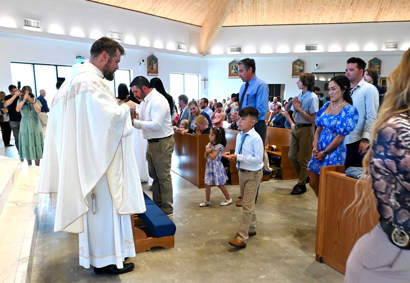 2025-04-05-first-communion-mass-0557.jpg
