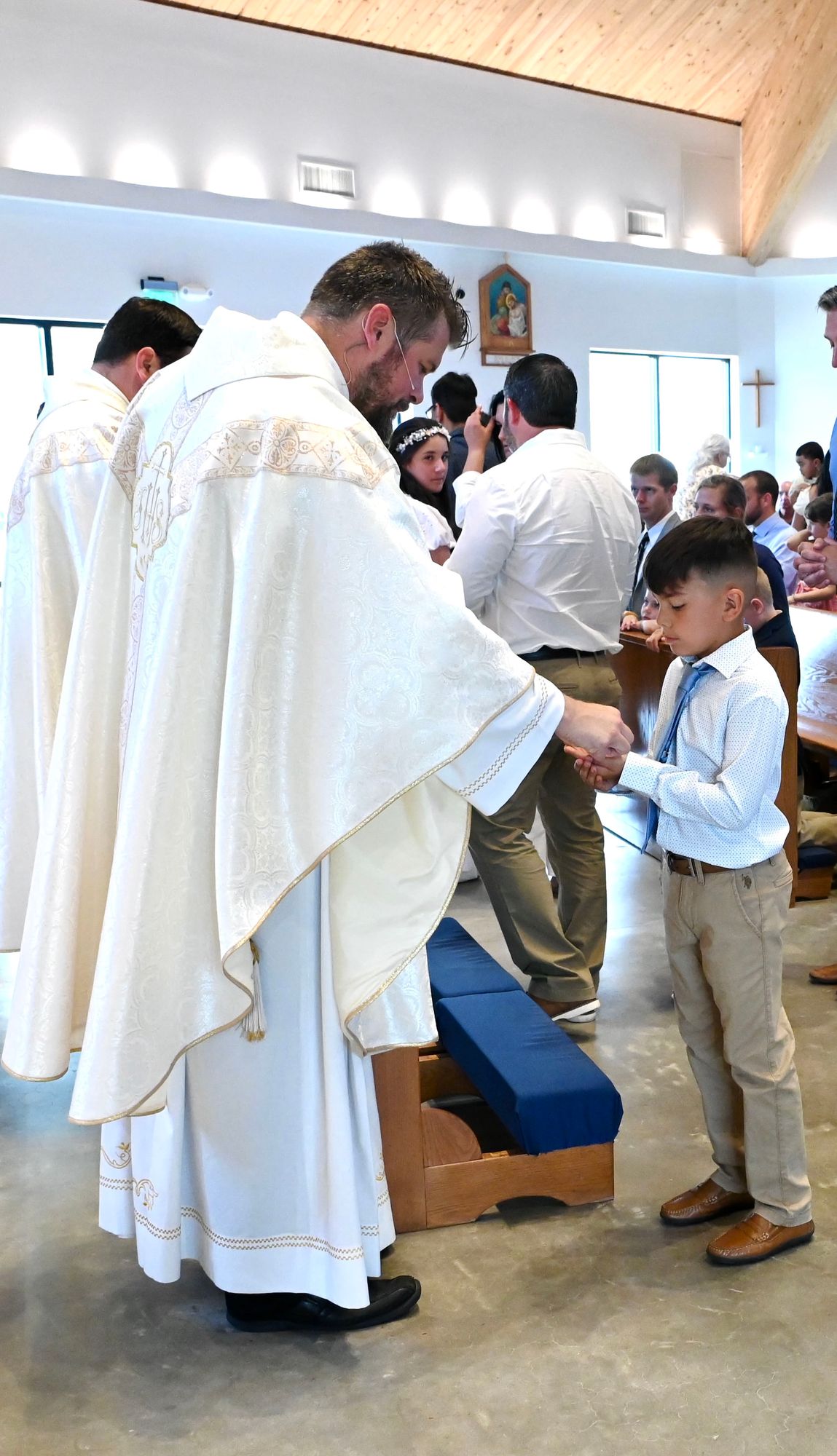 2025-04-05-first-communion-mass-0561.jpg