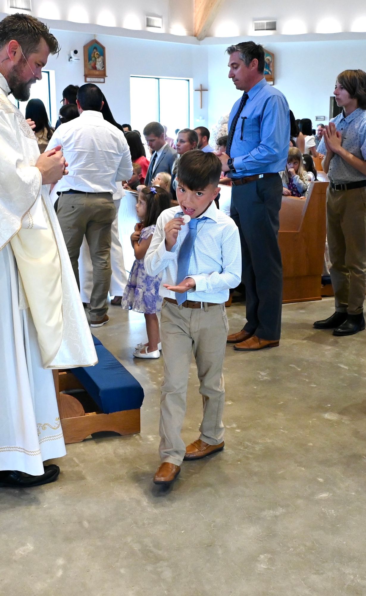 2025-04-05-first-communion-mass-0565.jpg