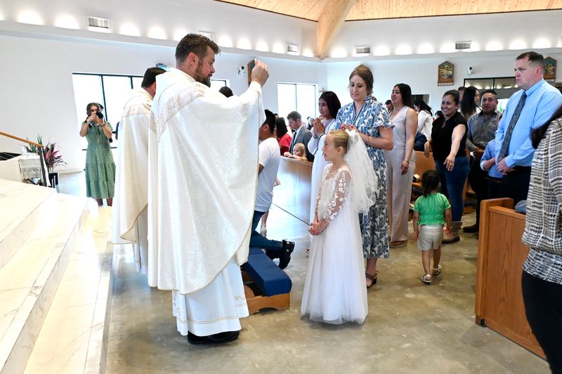 2025-04-05-first-communion-mass-0570.jpg