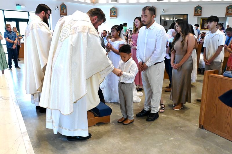 2025-04-05-first-communion-mass-0583.jpg