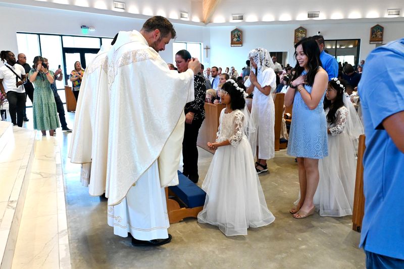 2025-04-05-first-communion-mass-0605.jpg