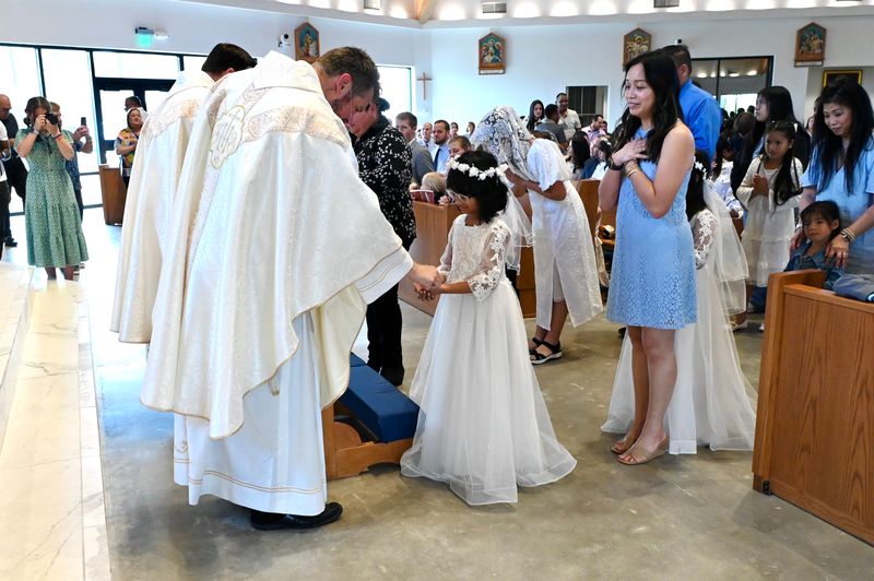 2025-04-05-first-communion-mass-0607.jpg