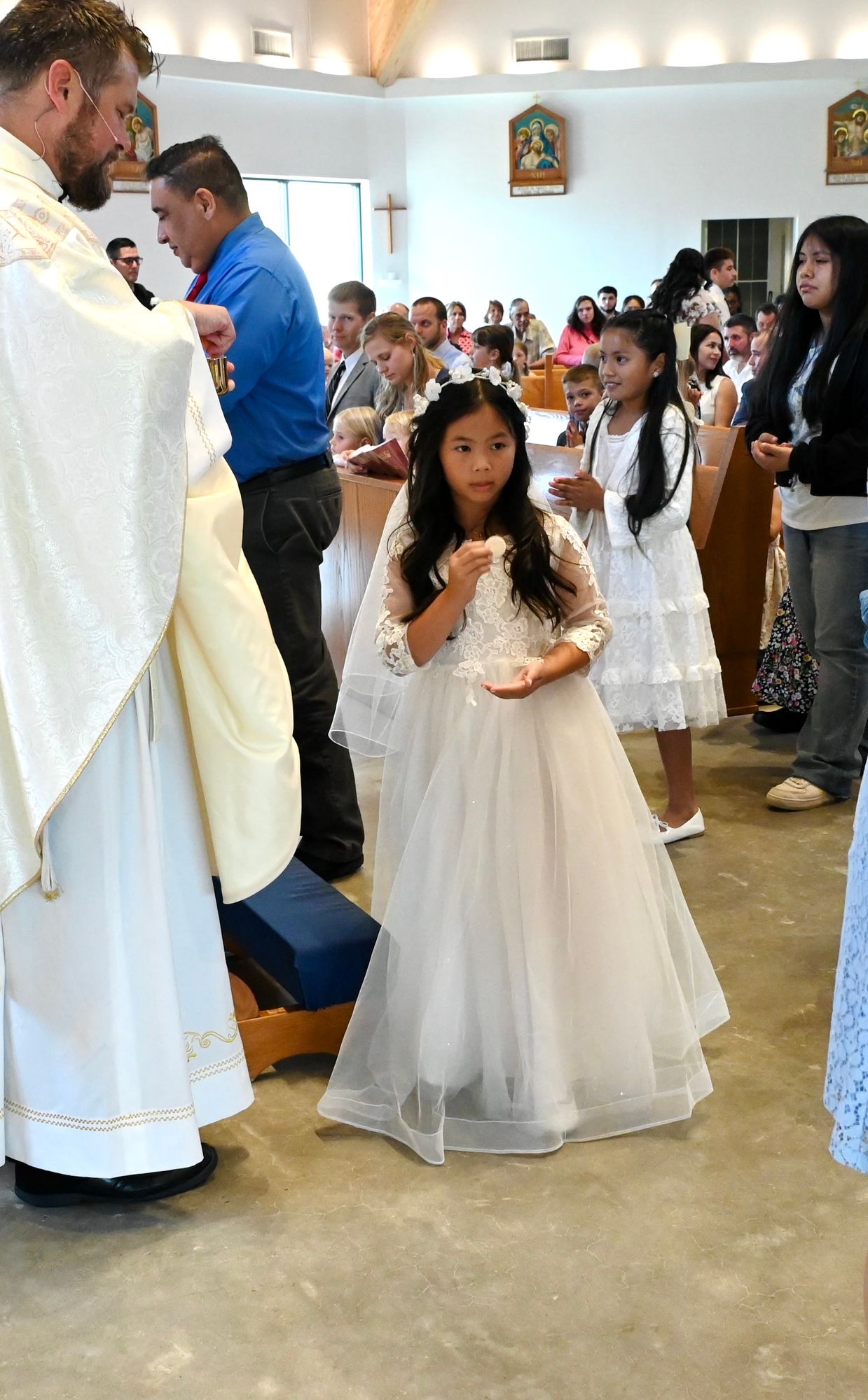 2025-04-05-first-communion-mass-0616.jpg
