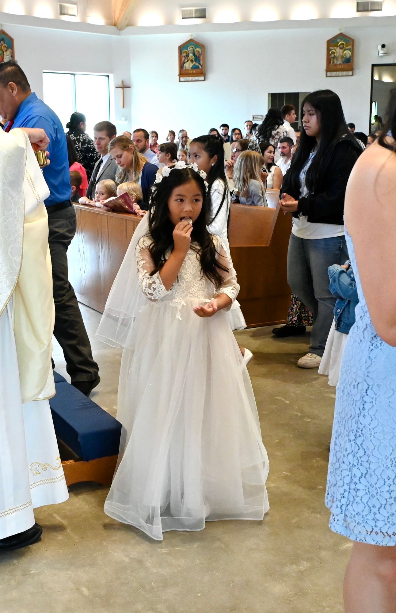 2025-04-05-first-communion-mass-0617.jpg
