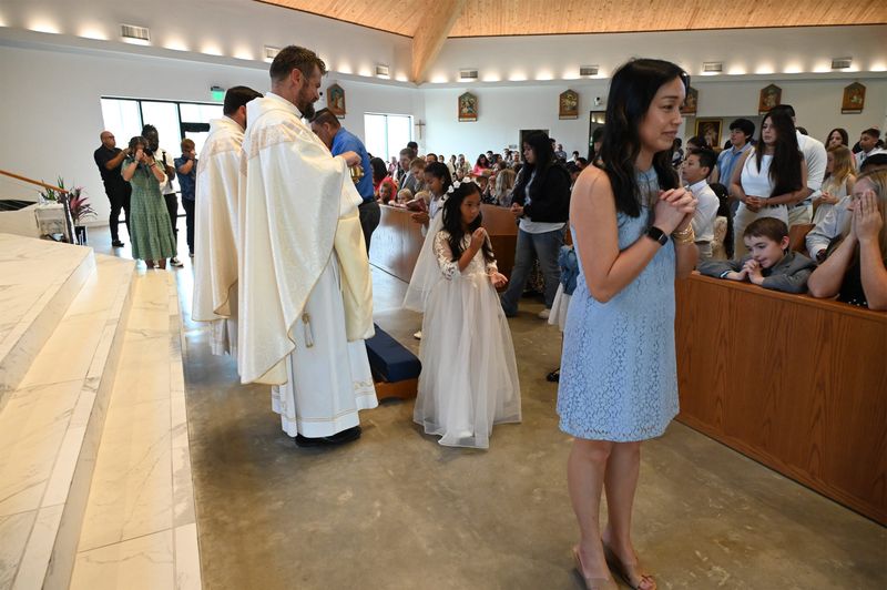 2025-04-05-first-communion-mass-0618.jpg