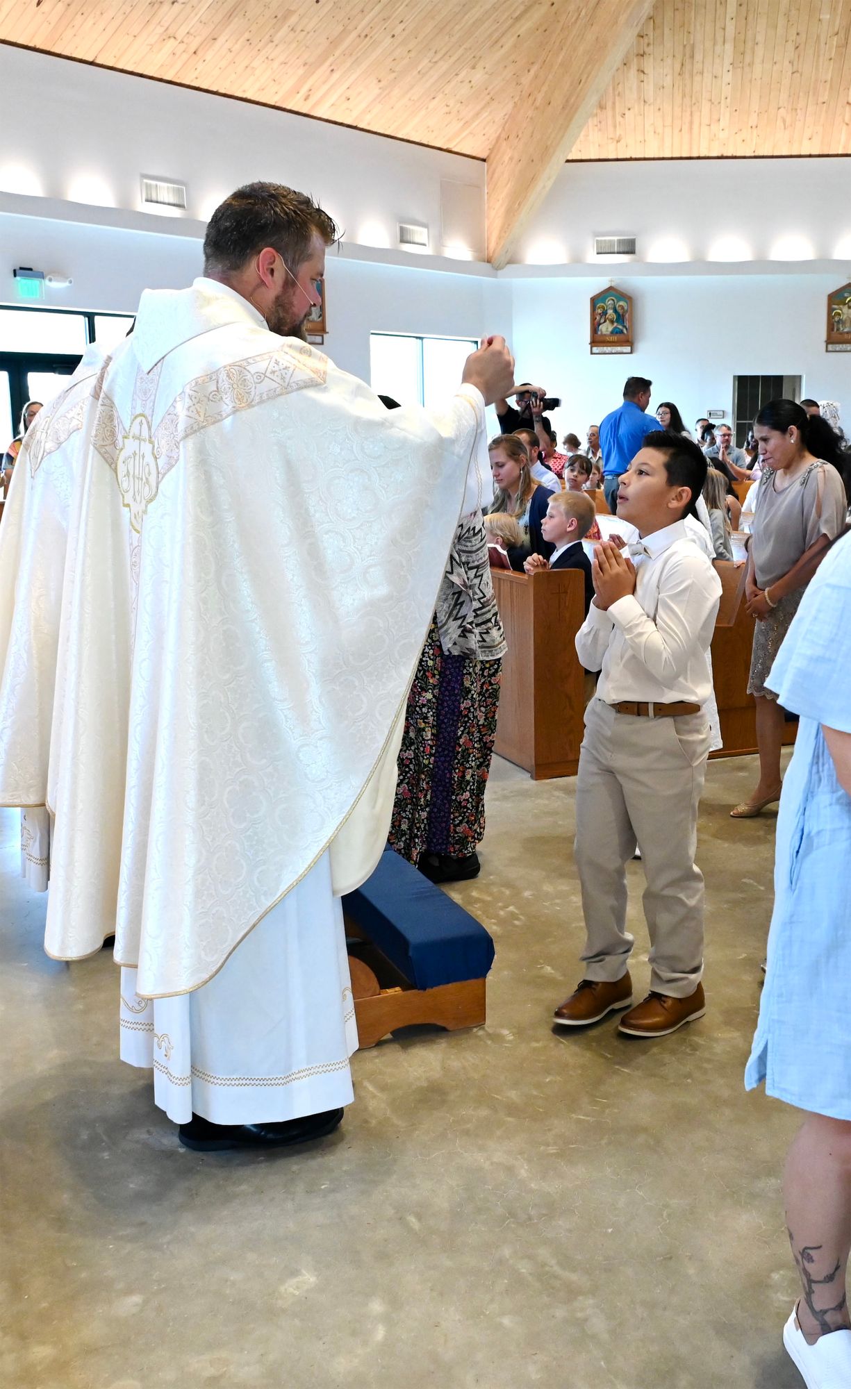 2025-04-05-first-communion-mass-0622.jpg