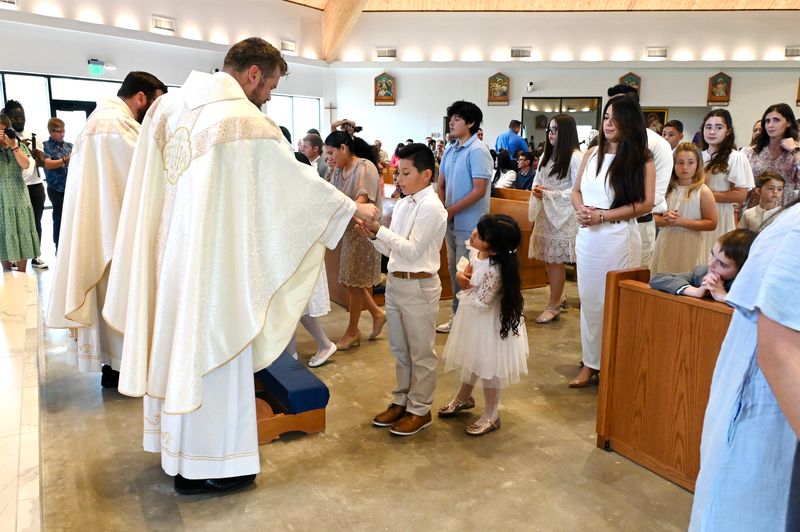 2025-04-05-first-communion-mass-0628.jpg