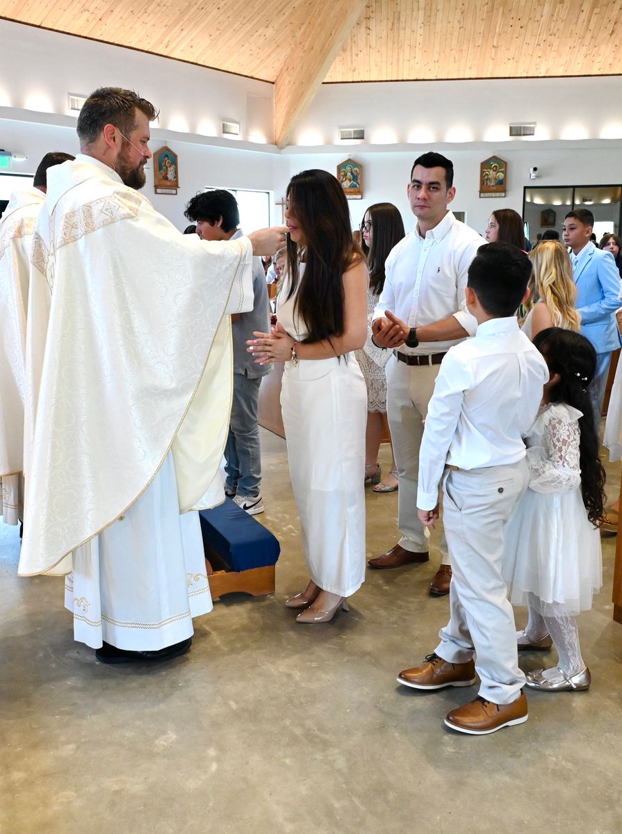 2025-04-05-first-communion-mass-0633.jpg