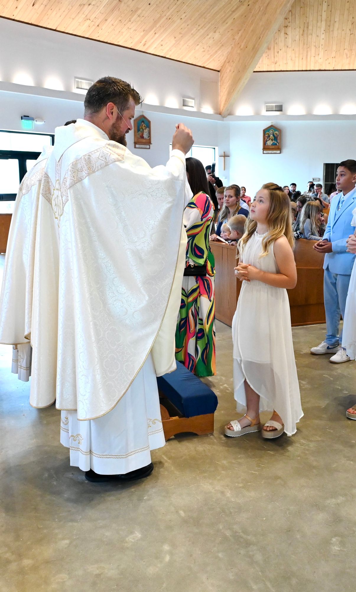 2025-04-05-first-communion-mass-0634.jpg