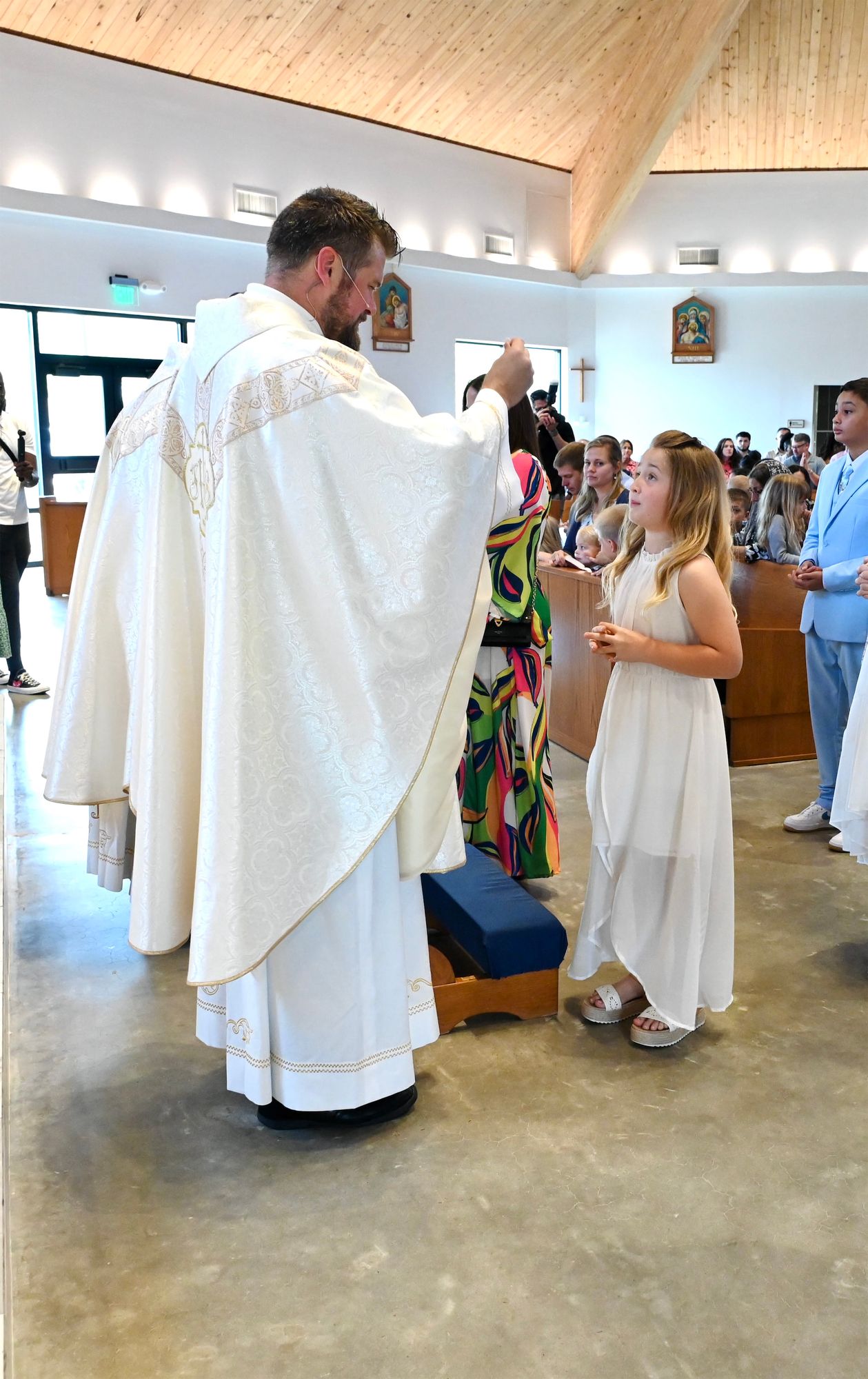 2025-04-05-first-communion-mass-0635.jpg