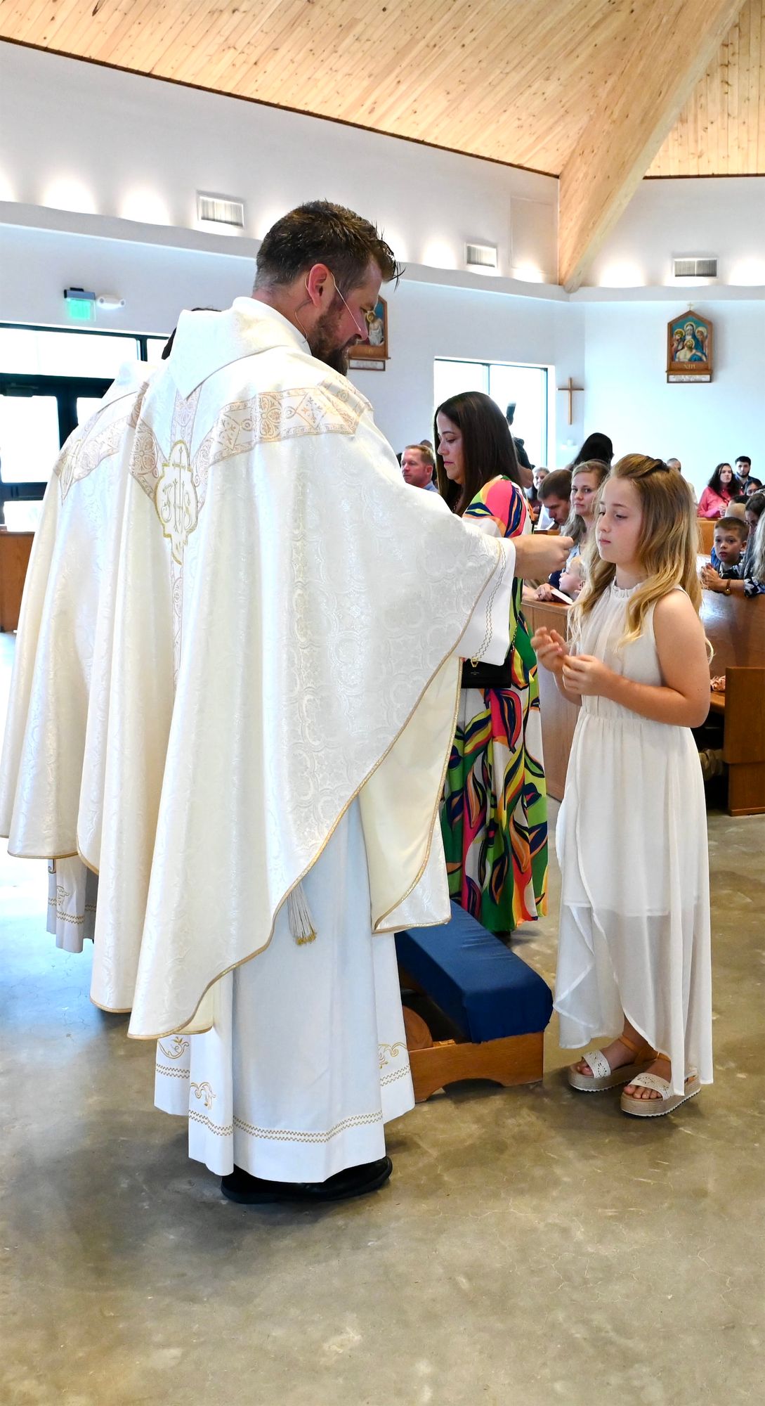 2025-04-05-first-communion-mass-0637.jpg