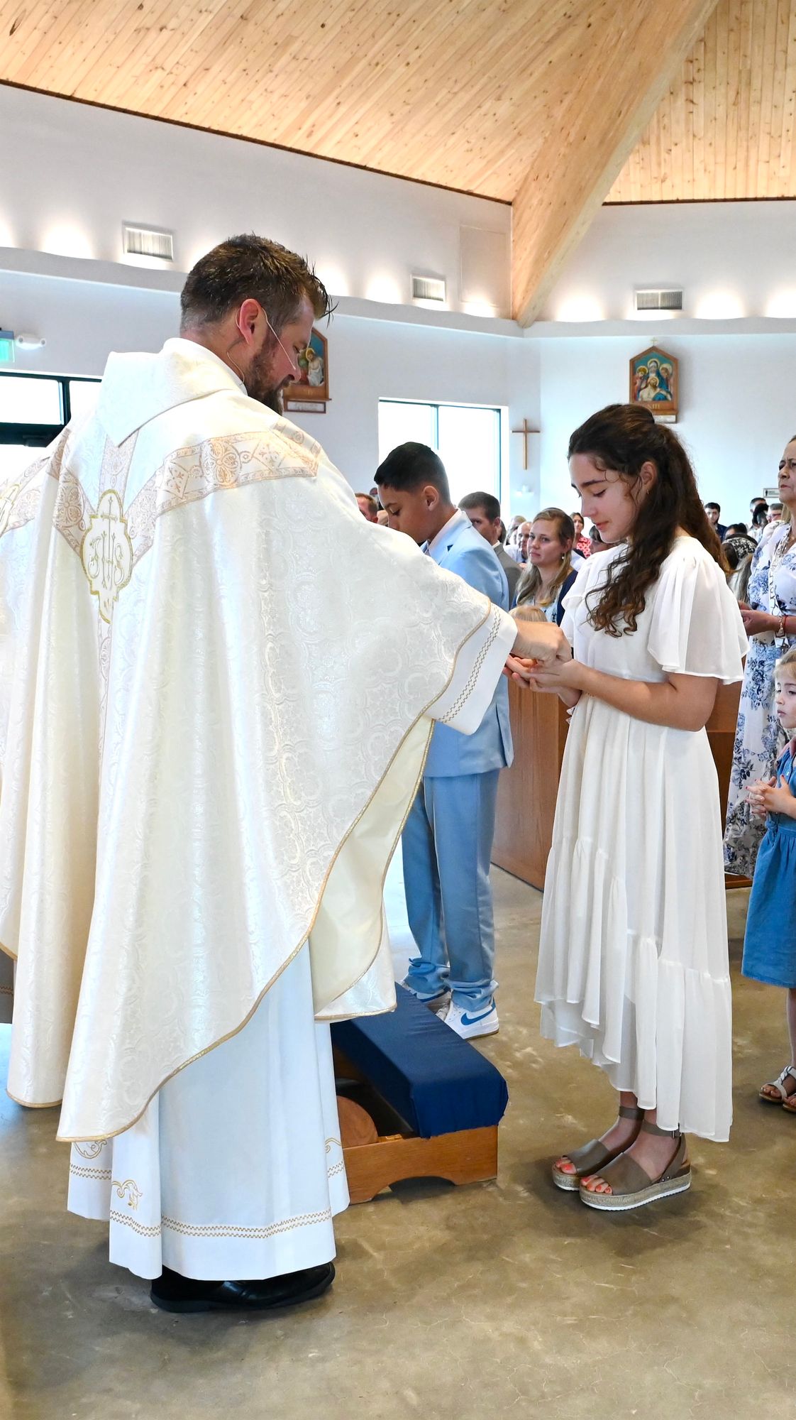 2025-04-05-first-communion-mass-0647.jpg