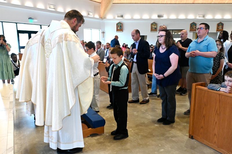 2025-04-05-first-communion-mass-0661.jpg
