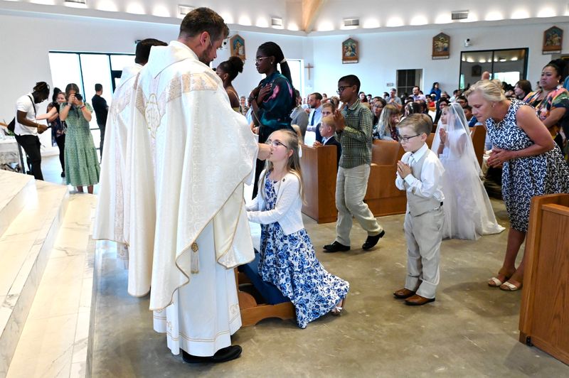 2025-04-05-first-communion-mass-0668.jpg