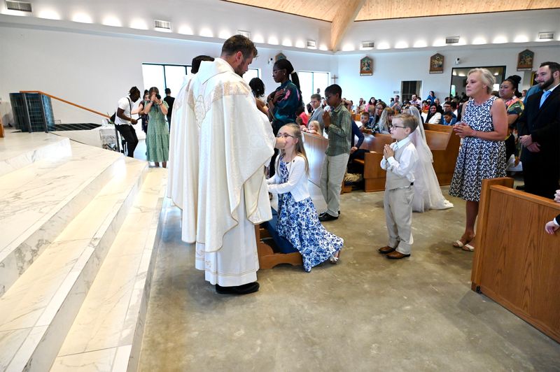 2025-04-05-first-communion-mass-0669.jpg