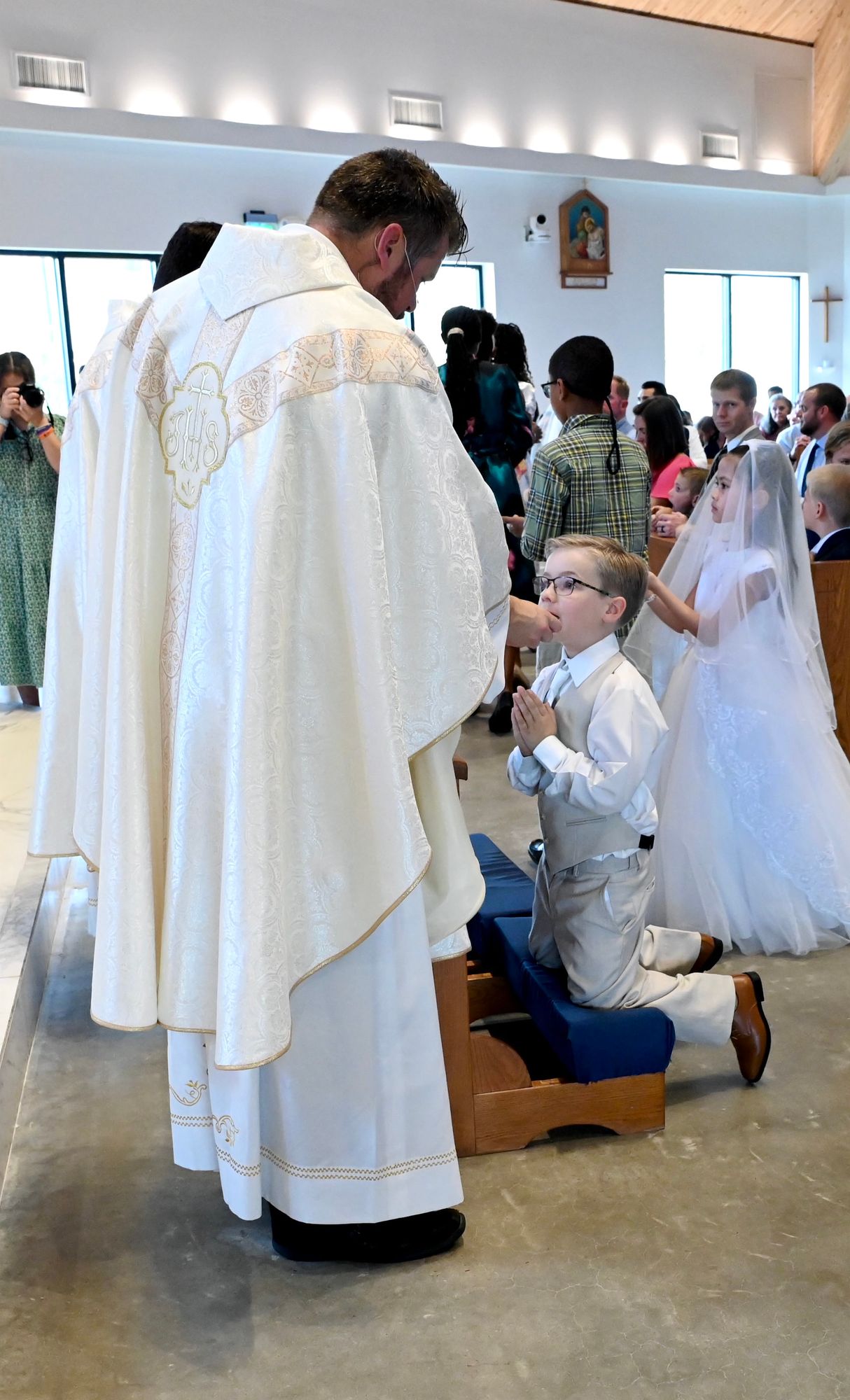 2025-04-05-first-communion-mass-0674.jpg