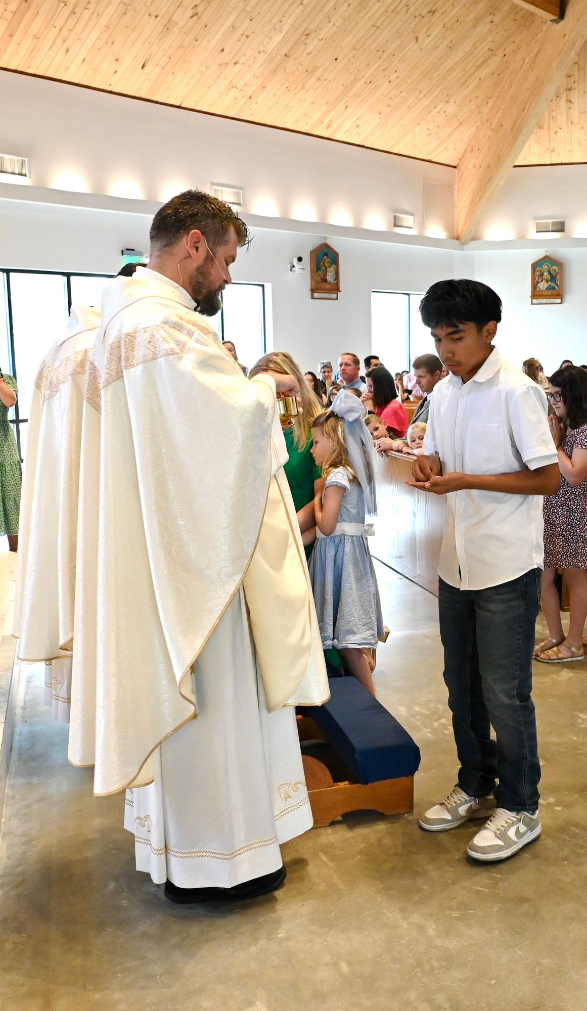 2025-04-05-first-communion-mass-0682.jpg