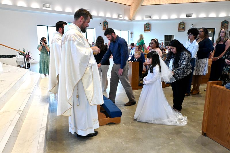 2025-04-05-first-communion-mass-0687.jpg