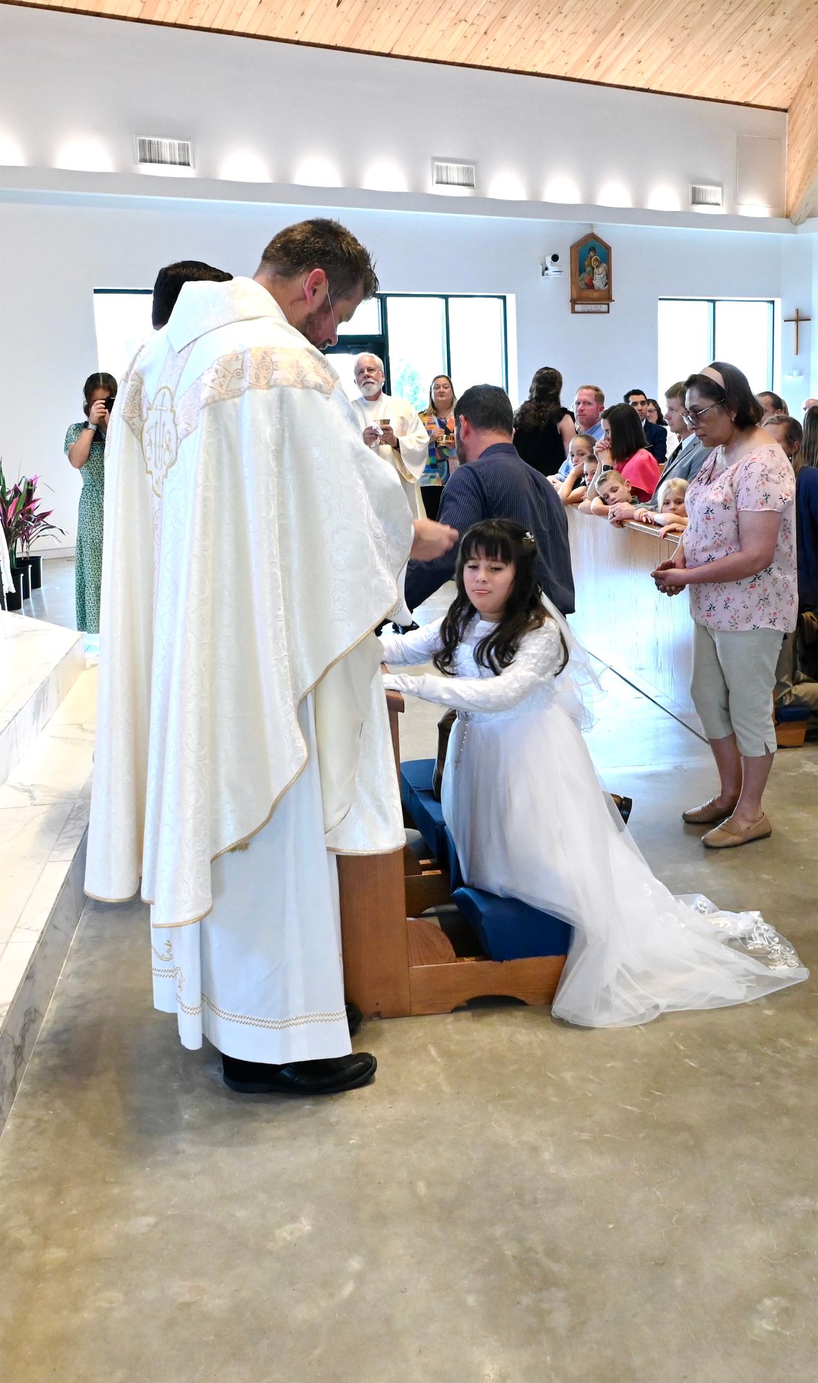 2025-04-05-first-communion-mass-0691.jpg