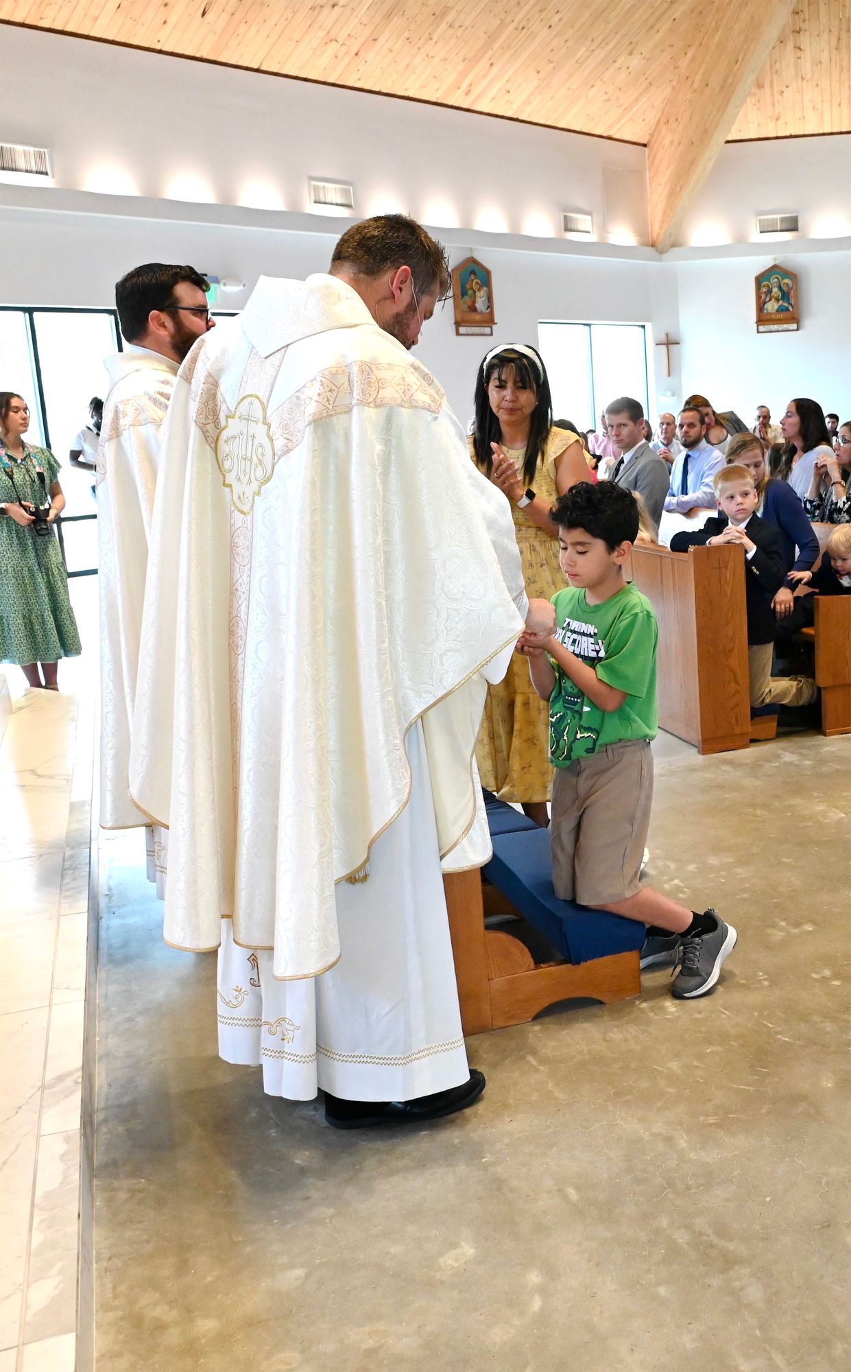2025-04-05-first-communion-mass-0699.jpg