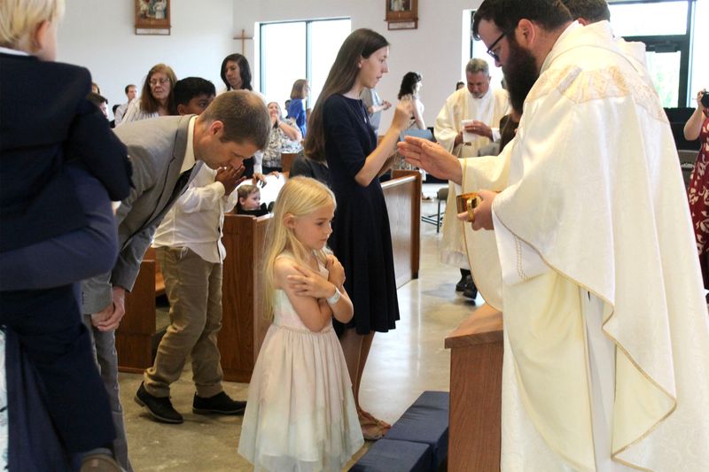 2025-04-05-first-communion-mass-0710.jpg