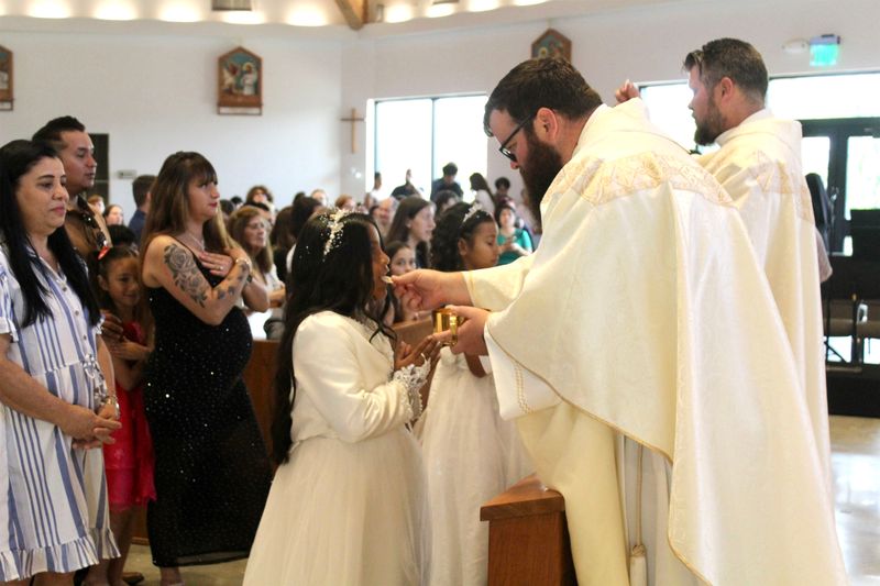 2025-04-05-first-communion-mass-0727.jpg