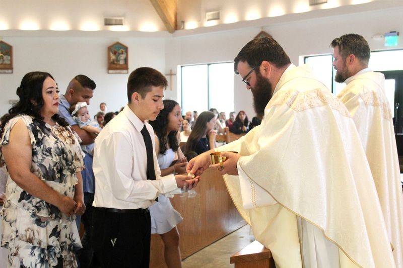 2025-04-05-first-communion-mass-0758.jpg
