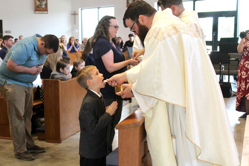 2025-04-05-first-communion-mass-0796.jpg