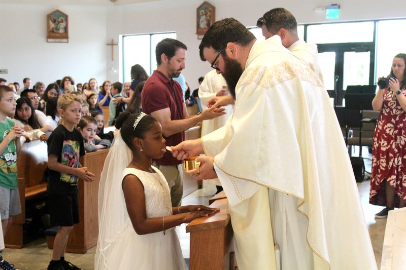 2025-04-05-first-communion-mass-0800.jpg