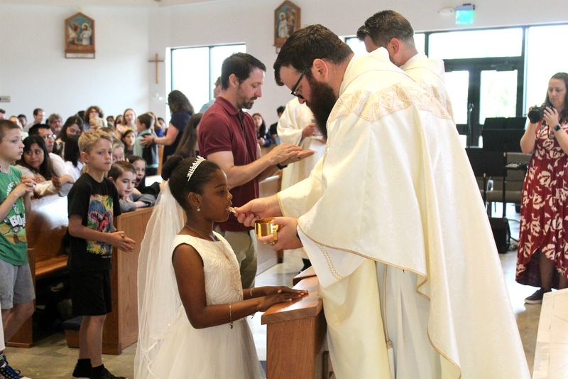 2025-04-05-first-communion-mass-0801.jpg