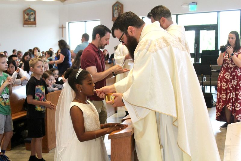 2025-04-05-first-communion-mass-0802.jpg