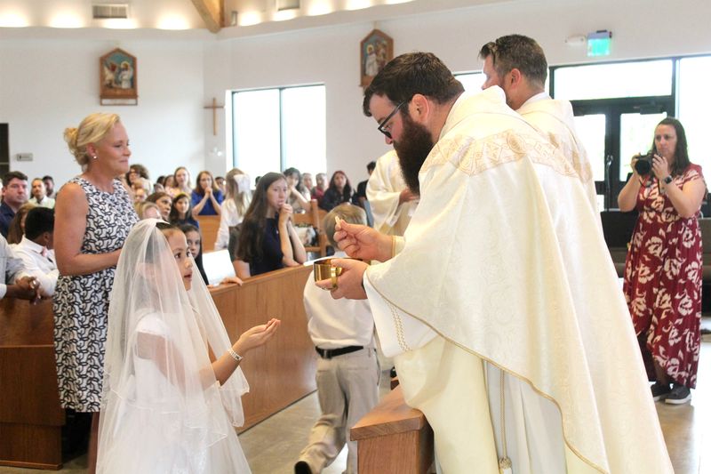 2025-04-05-first-communion-mass-0804.jpg
