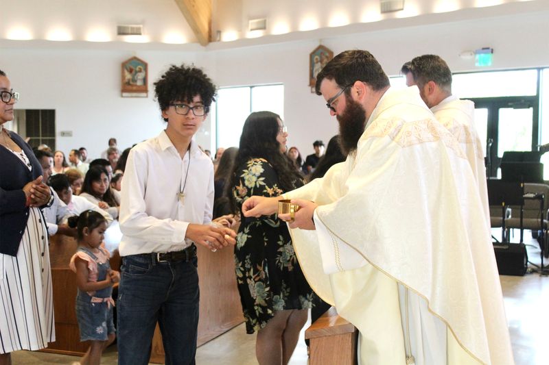 2025-04-05-first-communion-mass-0813.jpg